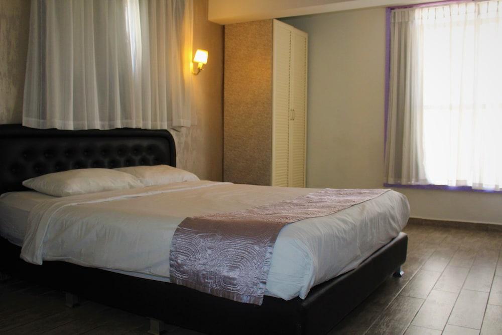 Hotel Alma - Near The Sea Netanya Exterior photo